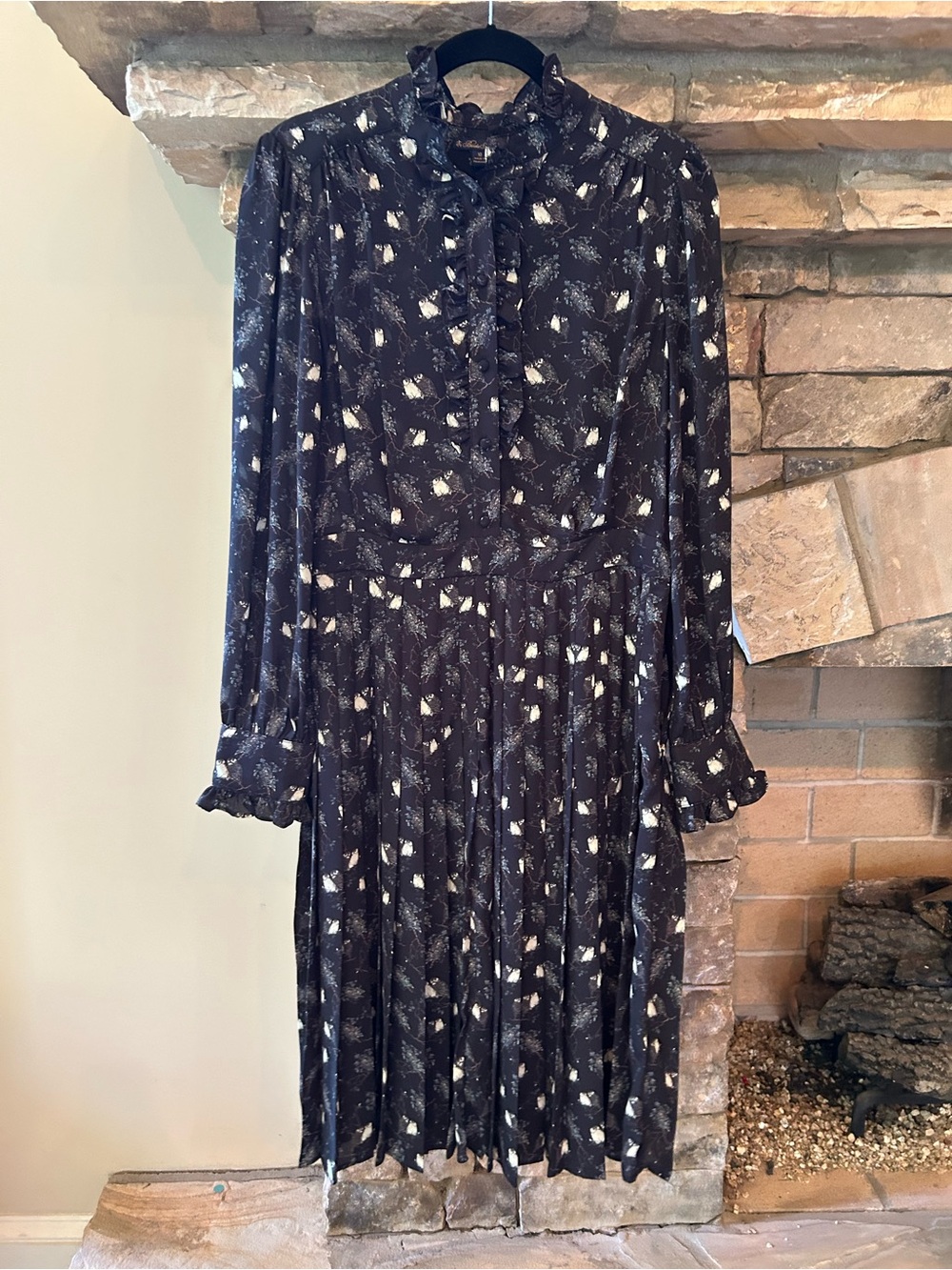Brooks Brothers Black Long-Sleeve Floral Ruffle Neck Pleated Dress